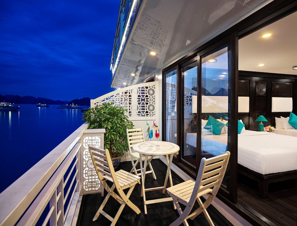 Bhaya Cruises 49/73