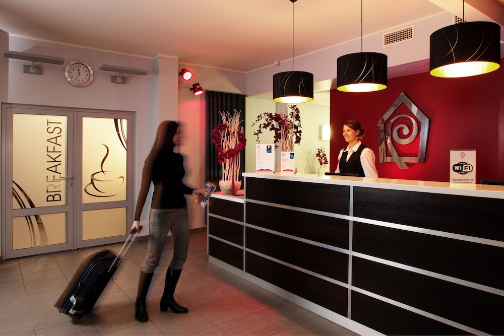 Dodo Hotel 9/40