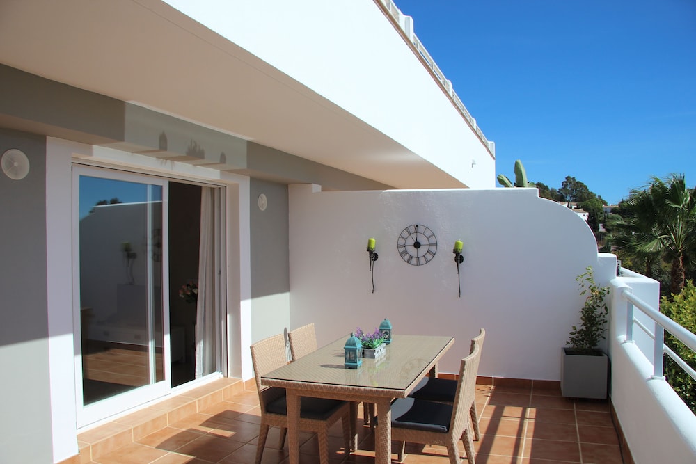 Cortijo Del Mar Resort 5/50
