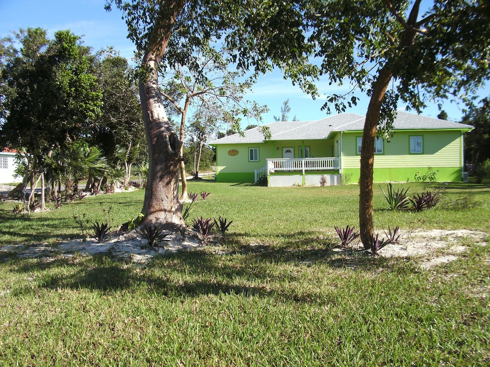 Sir Charles Guest House 24/34