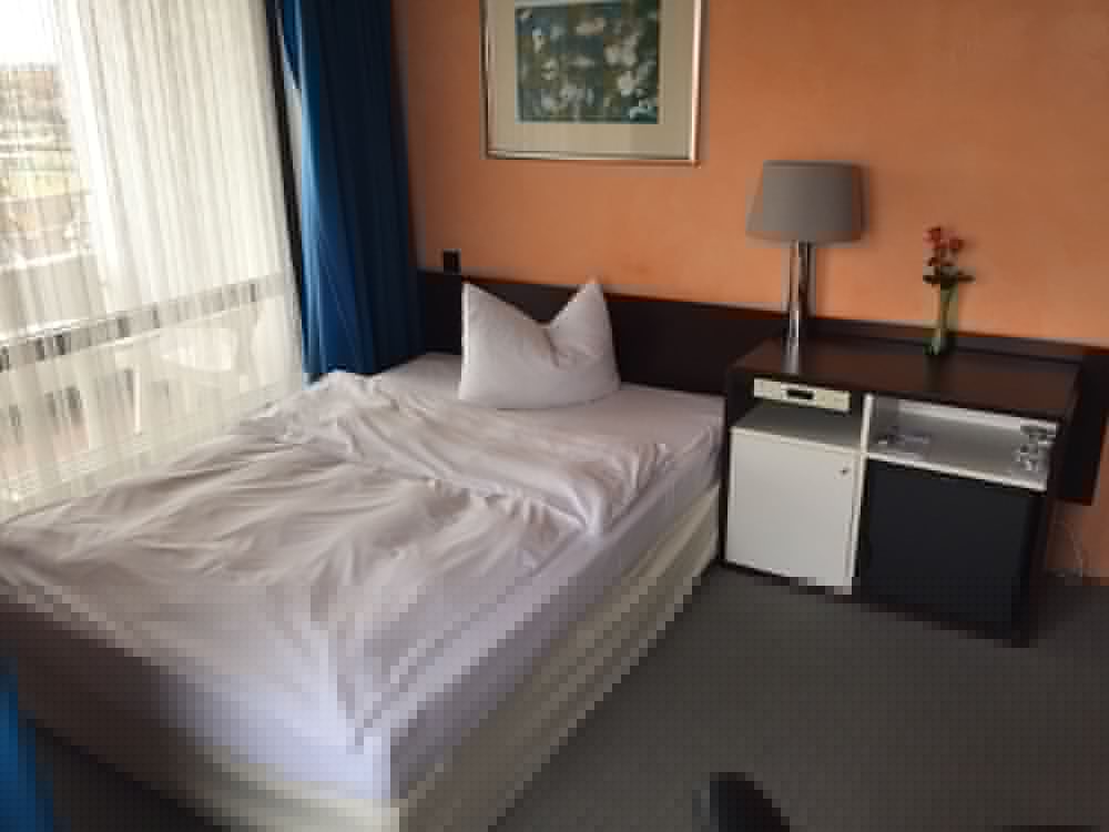 TOP CountryLine Hotel Roth 13/38