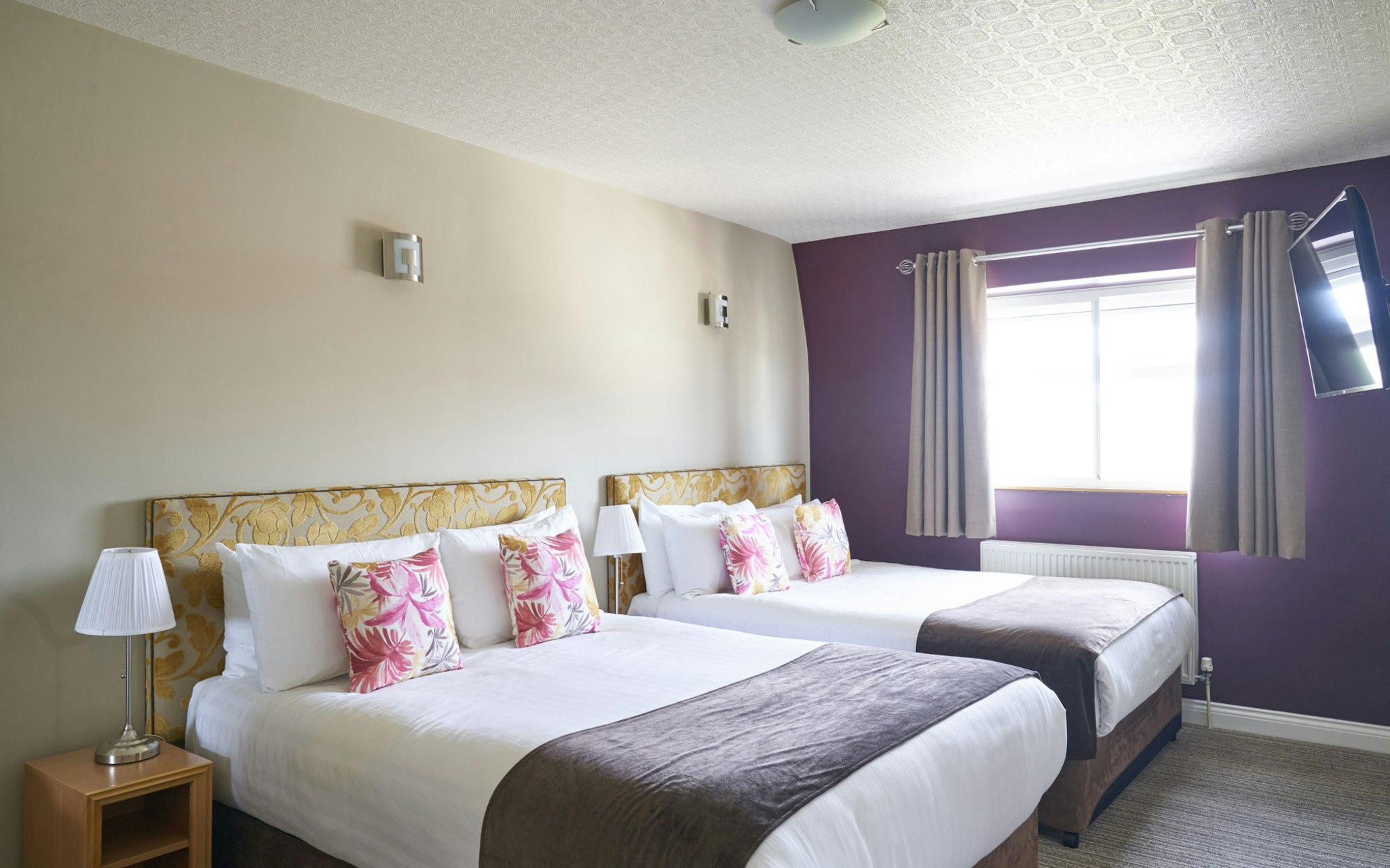 Antoinette Hotel Wimbledon 12/48