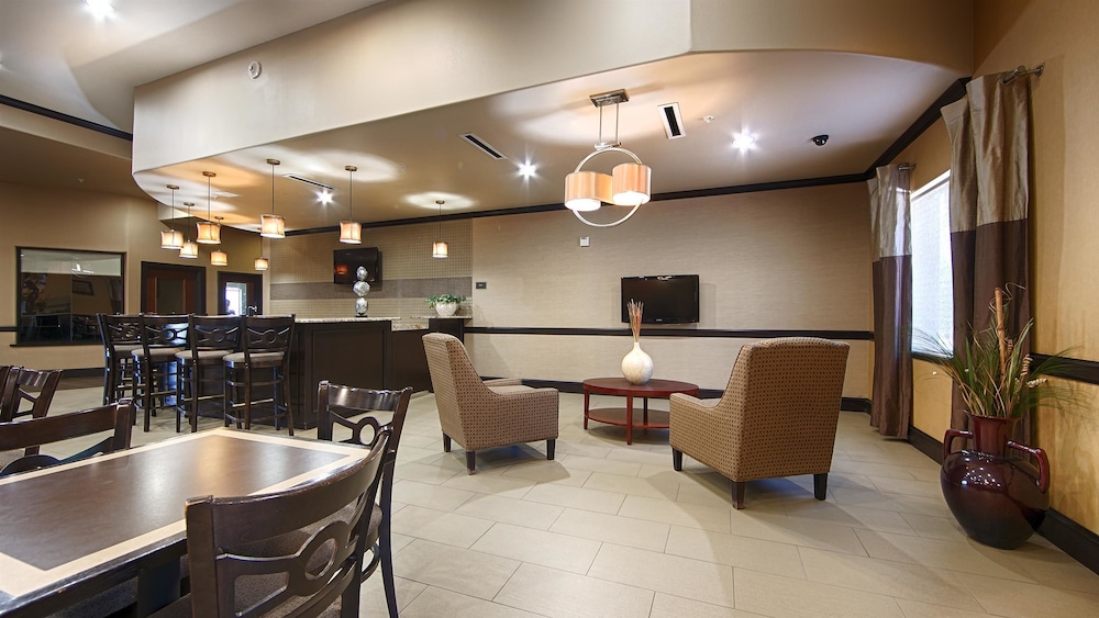 Best Western Plus Texoma Hotel and Suites 38/44