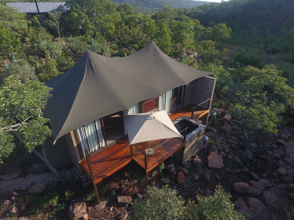 Inzalo Safari Lodge 1/45