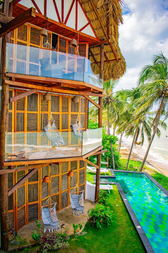 RCH Luxury Hotel & Pool 2/50