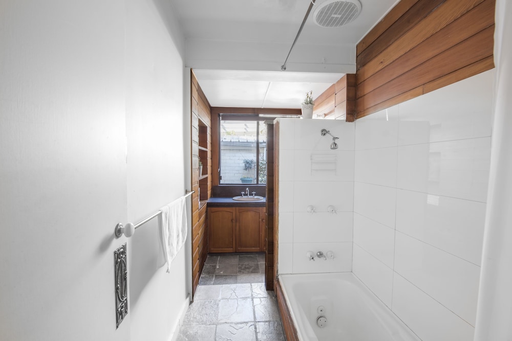 Manly Designer Studios 26/50