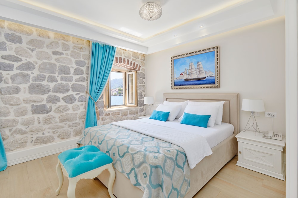 Hotel Libertas 10/69