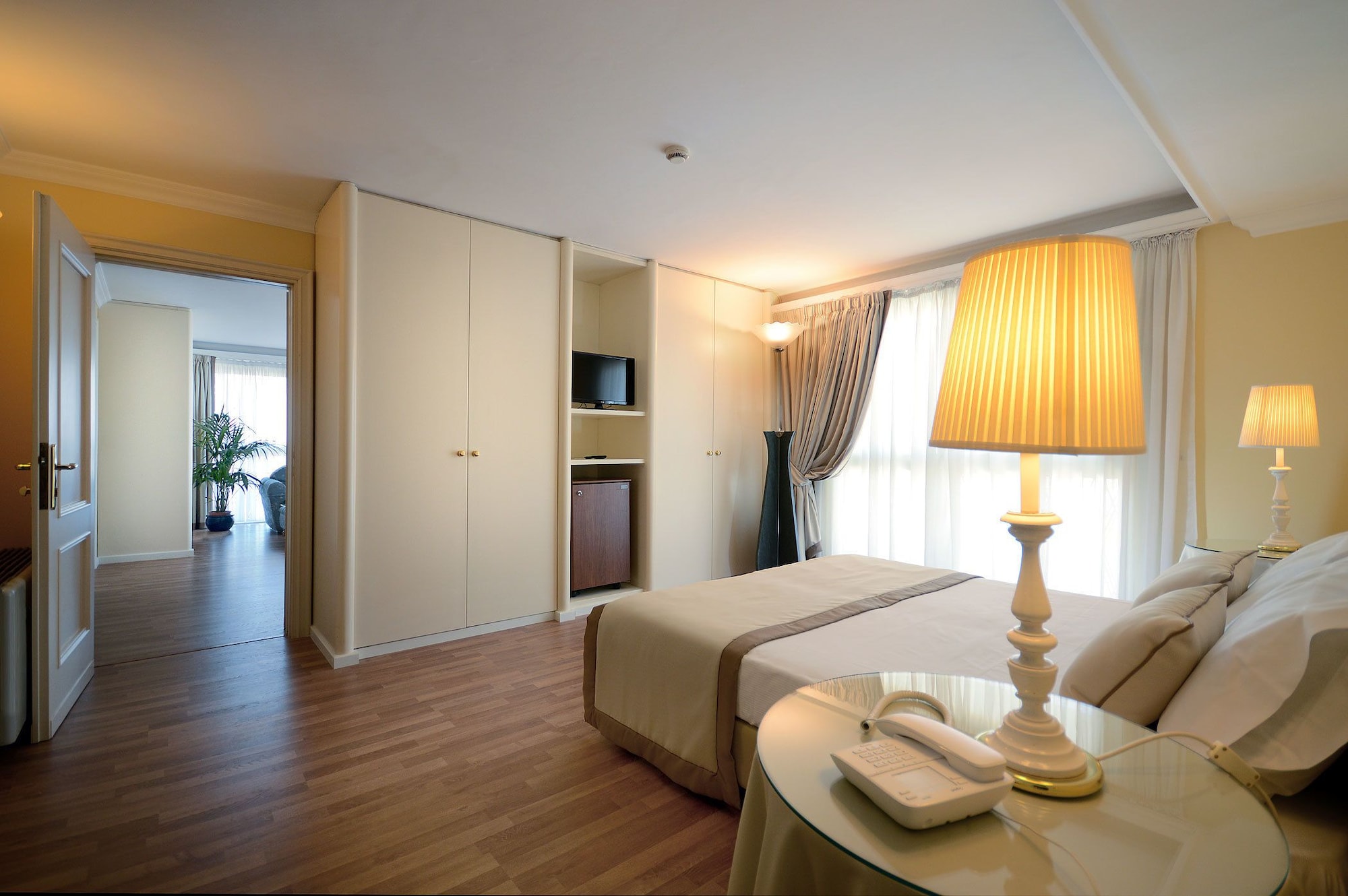 SUITE
