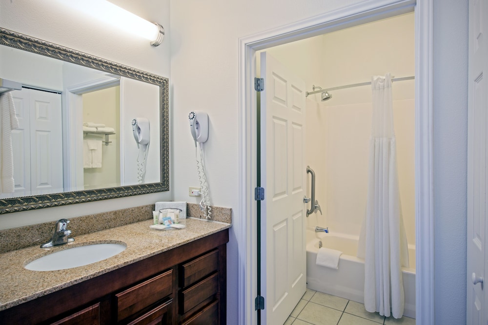 STAYBRIDGE SUITES ROCKFORD 24/73