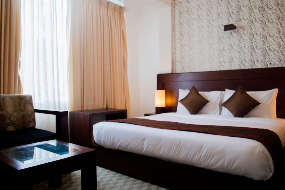 Ceylon City Hotel Colombo 18/39