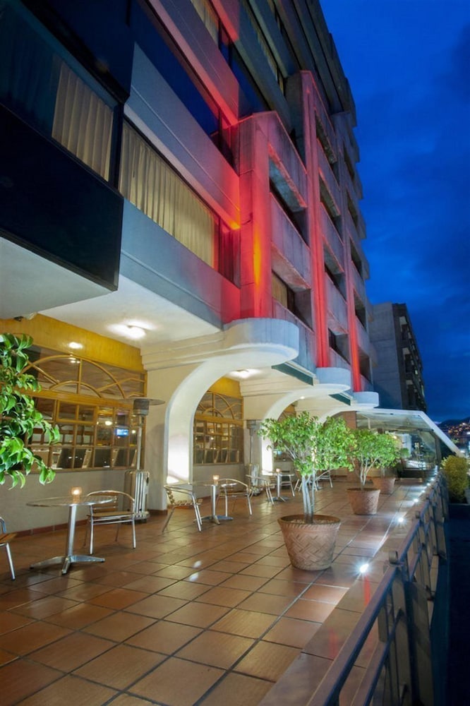 HOTEL REINA ISABEL 2/64