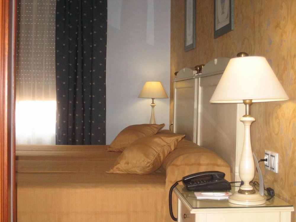 Hotel Santiago 33/52