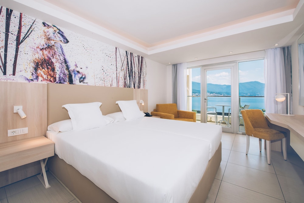 Iberostar Waves Herceg Novi 22/68
