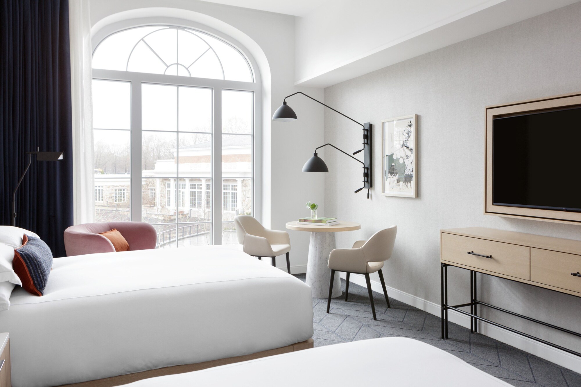 غرفة بسريرين كوين، Kimpton The Forum Hotel, an IHG Hotel 8/9