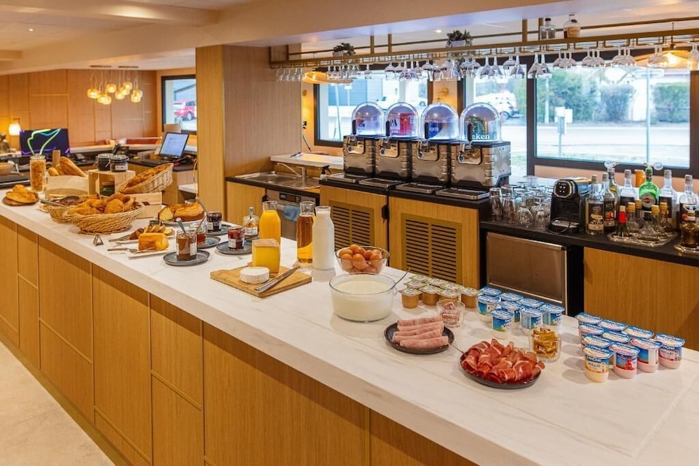 B Hotel Troyes Aeroport 38/50