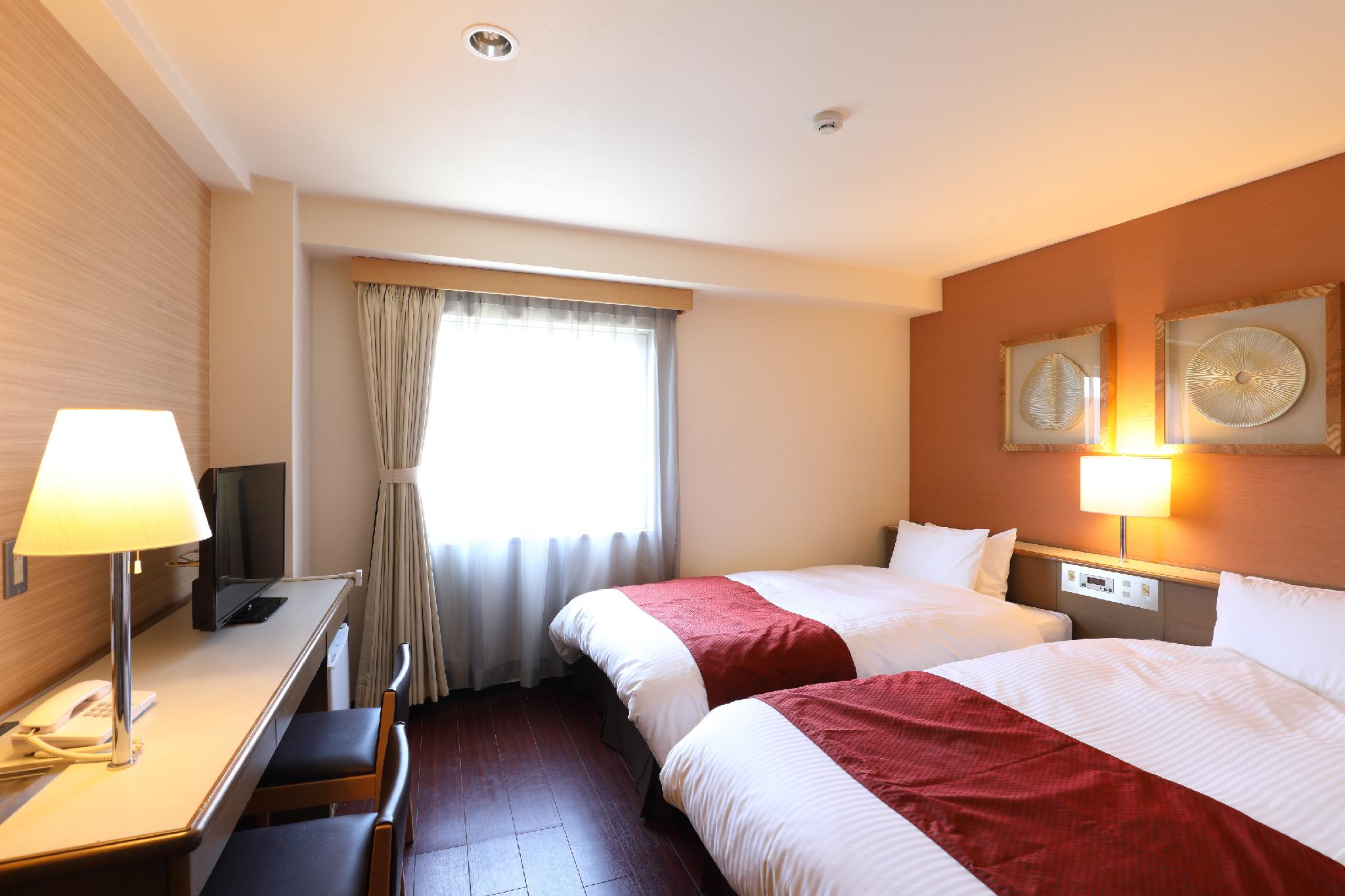 ROOM, TWIN BEDS, SMOKING