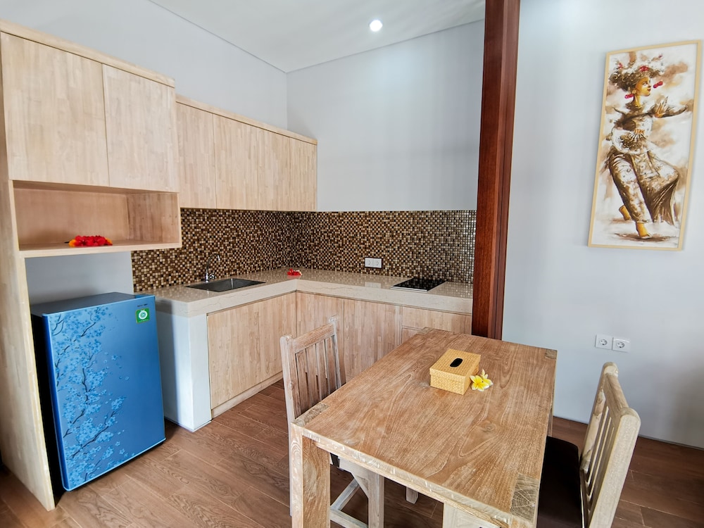 Kuta Puri Bungalow 12/73