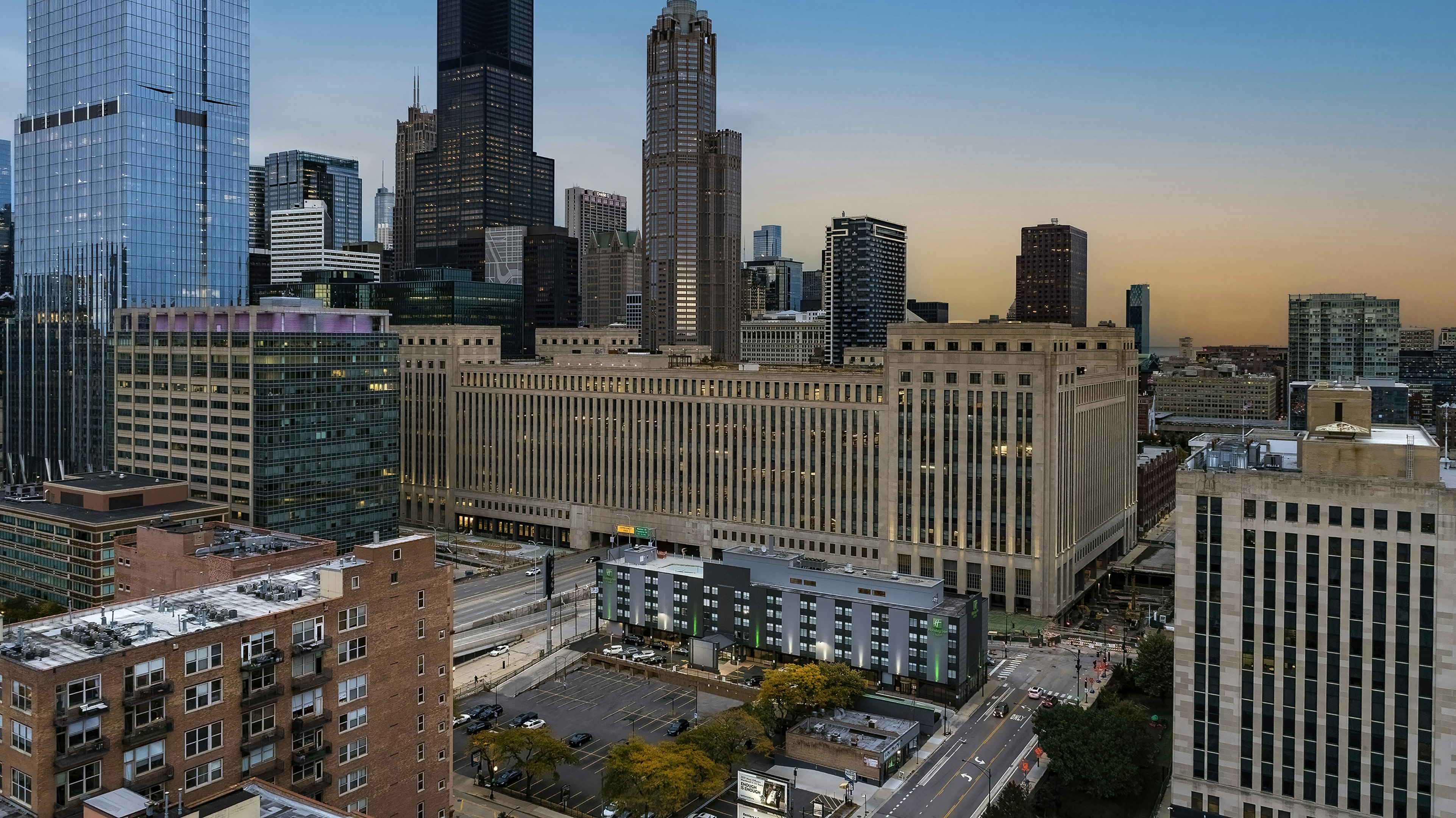 Holiday Inn & Suites Chicago-Downtown, an IHG Hotel