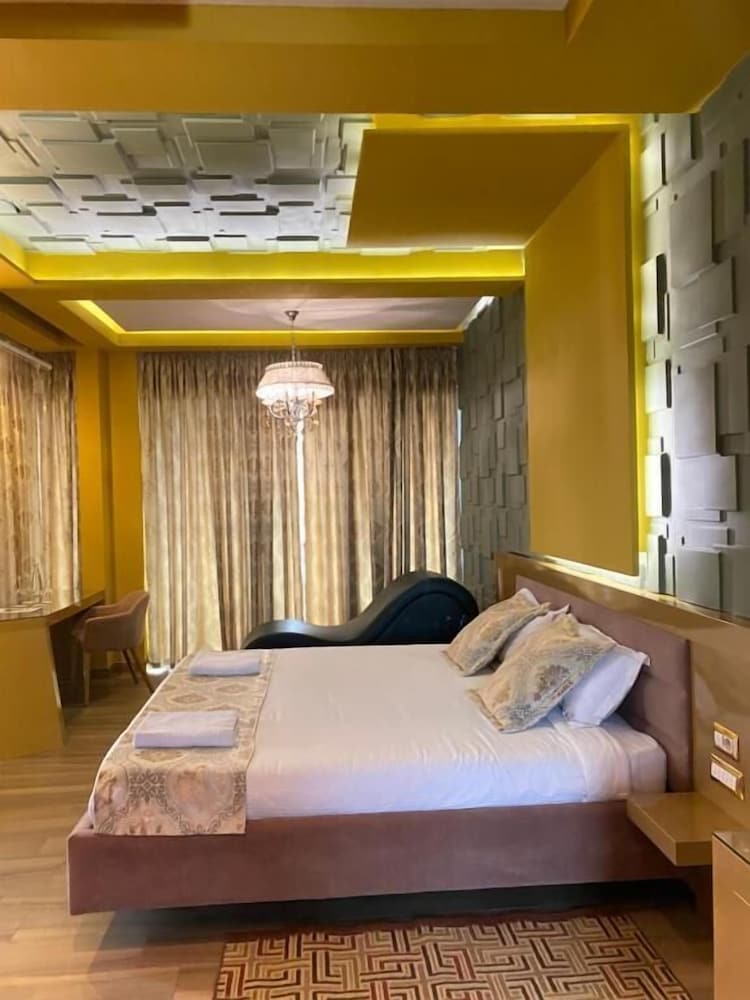 New W Hotel 16/50