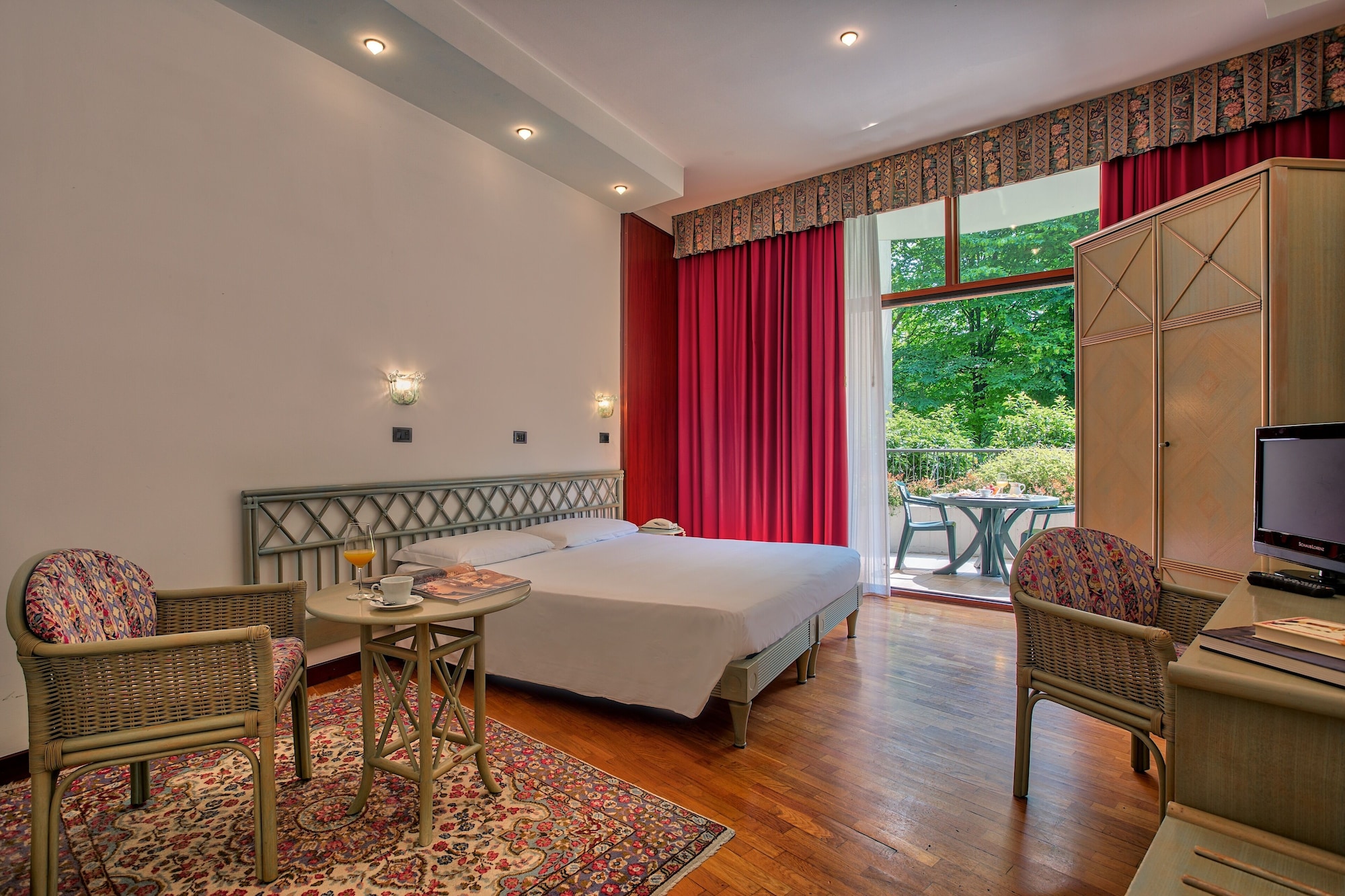 STANDARD, DOUBLE OR TWIN BED