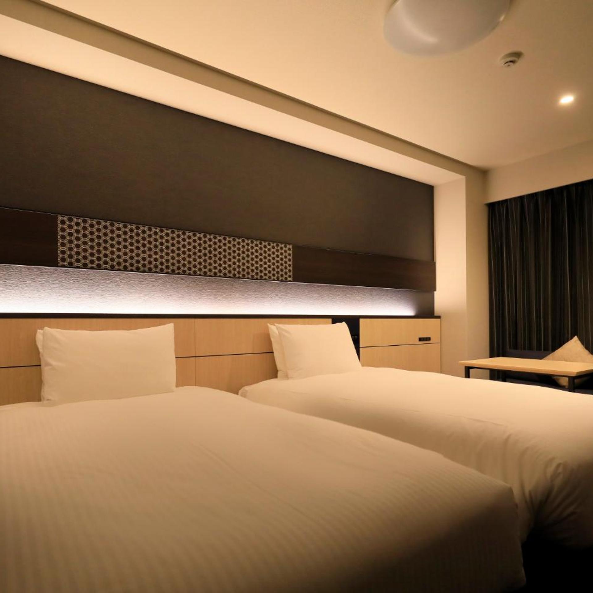 Standard, Twin Beds