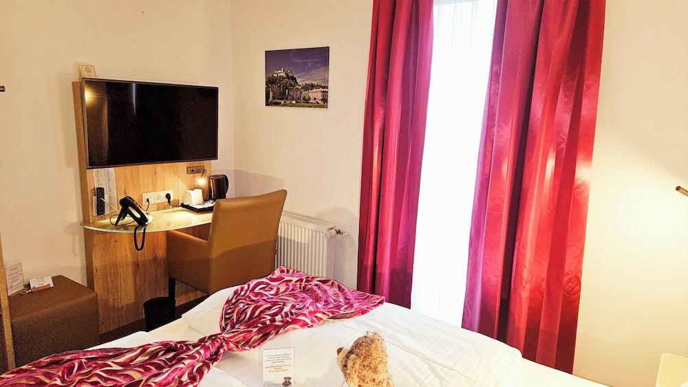 ECONOMY, DOUBLE BED, BALCONY