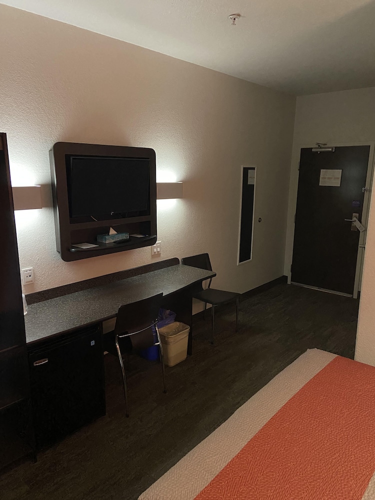 Motel6 Saskatoon, SK 45/55