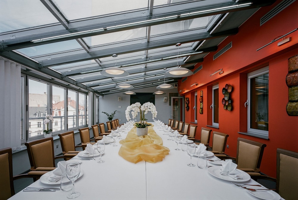 Avalon Hotel and Conferences 50/63