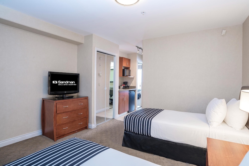 Sandman Hotel and Suites Calgary West 13/67