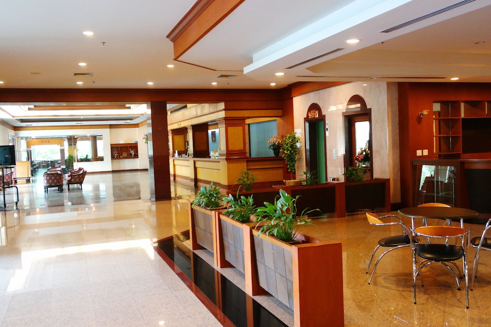 Grand Park Hotel 6/69