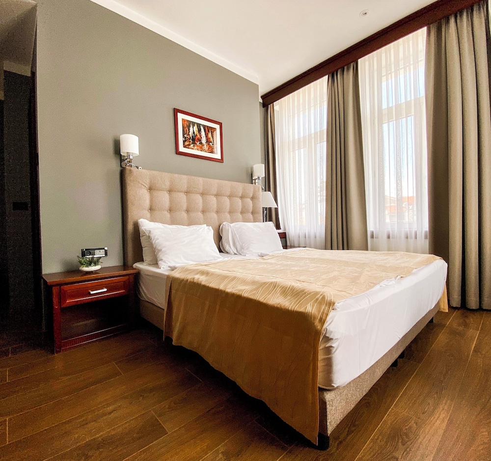 2 BEDROOMS, FAMILY, APARTMENT, 2 QUEEN BEDS, SEA VIEW