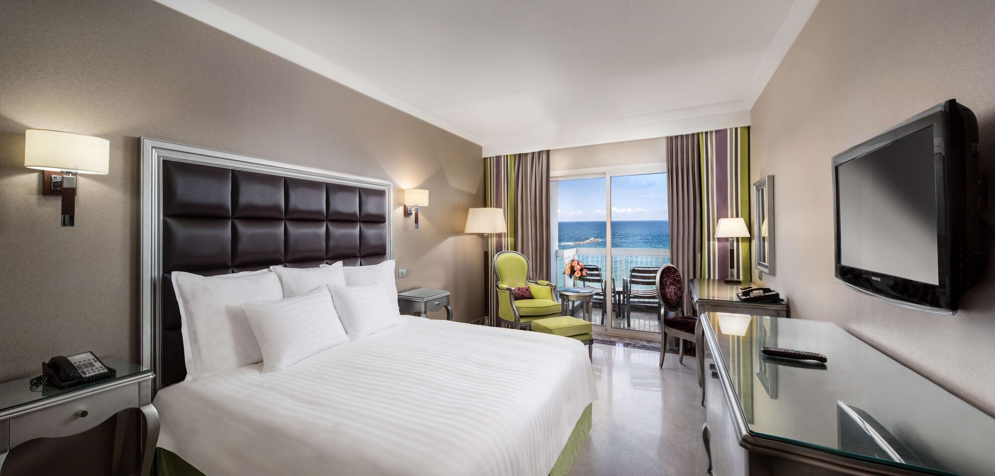EXECUTIVE, KING BED, SEA VIEW, CORNER