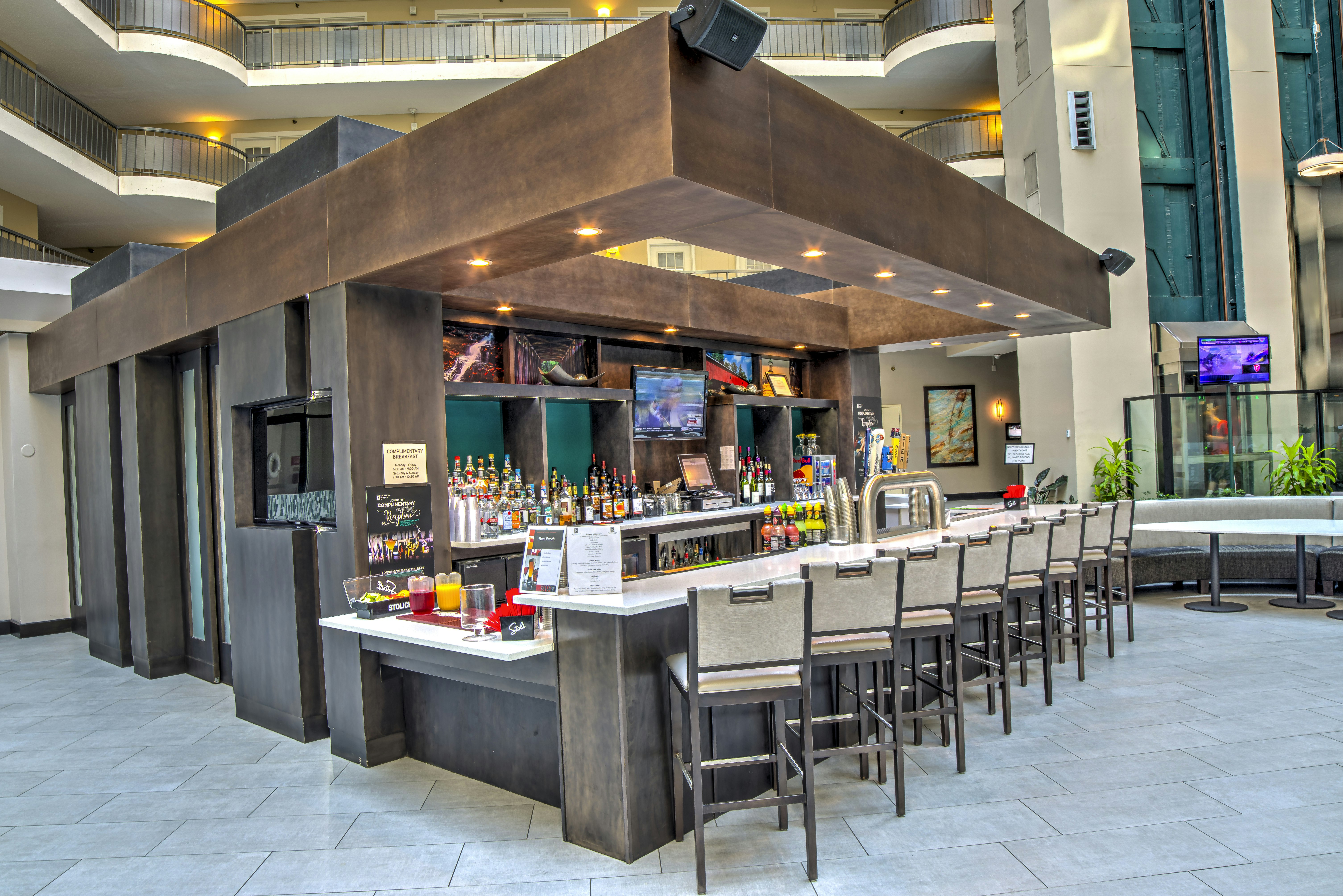 Embassy Suites Indianapolis North 15/24