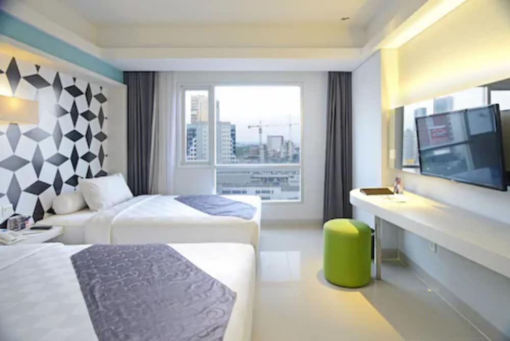 Crown Prince Hotel Surabaya 27/71