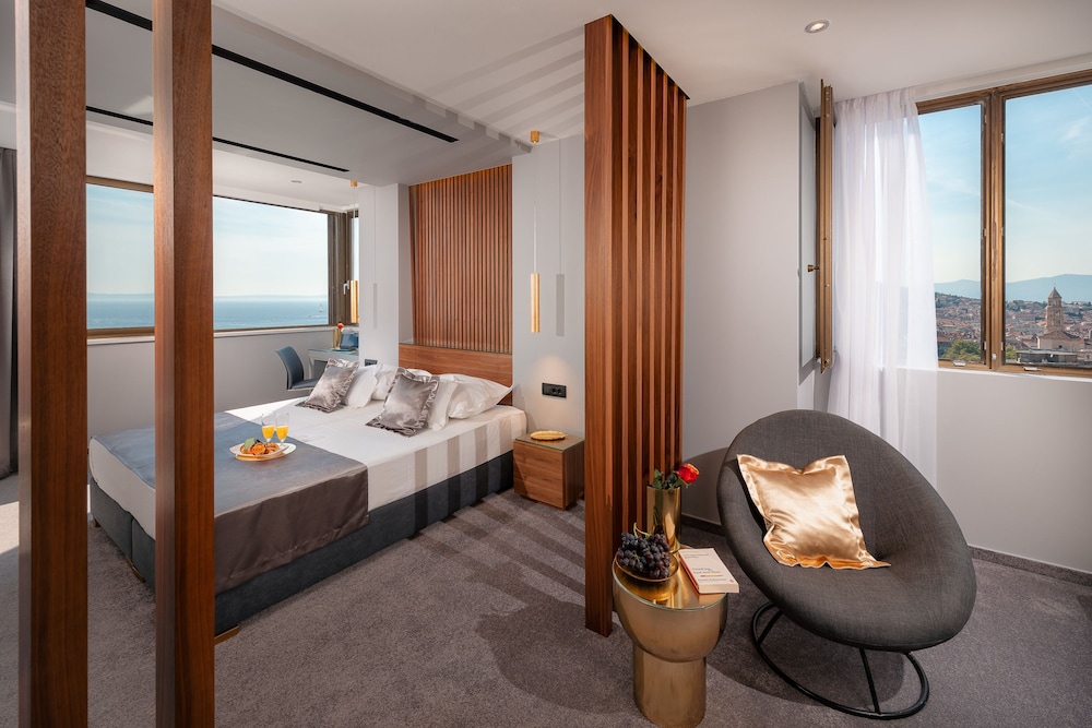 Hotel Royal Suites 40/73