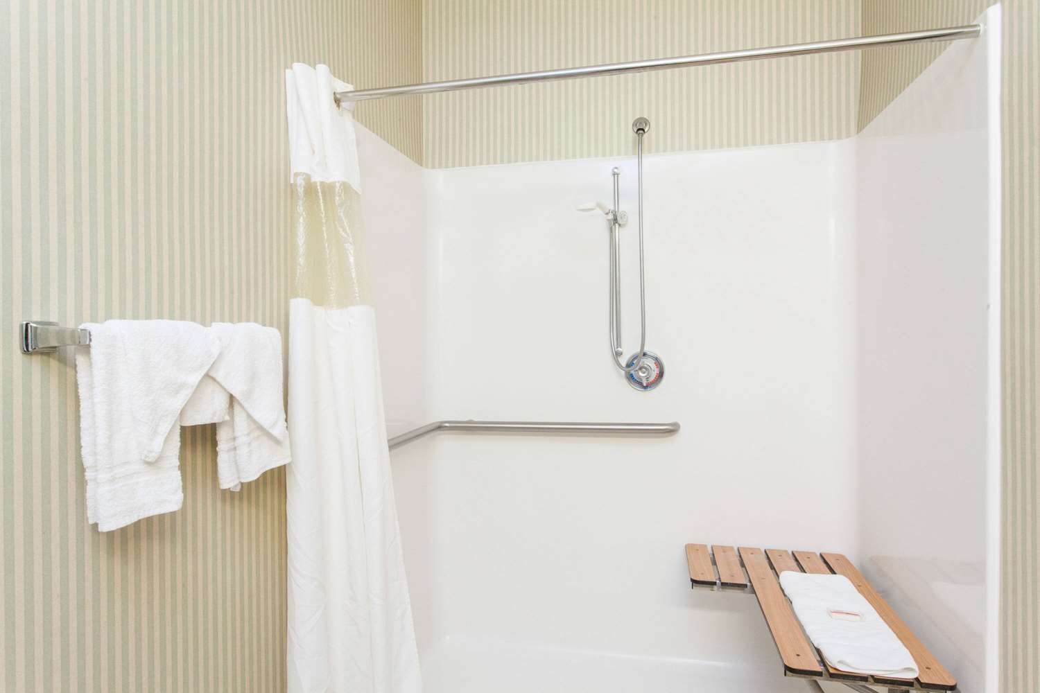 Days Inn & Suites by Wyndham Seaford 26/26