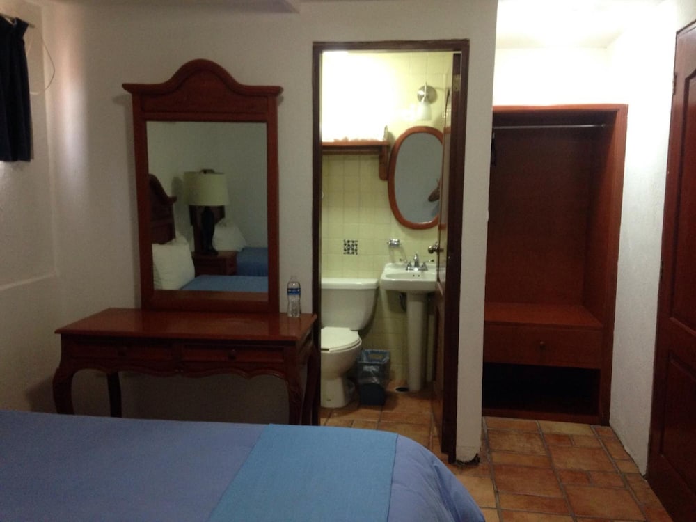 Hotel Meson del Mar 40/41