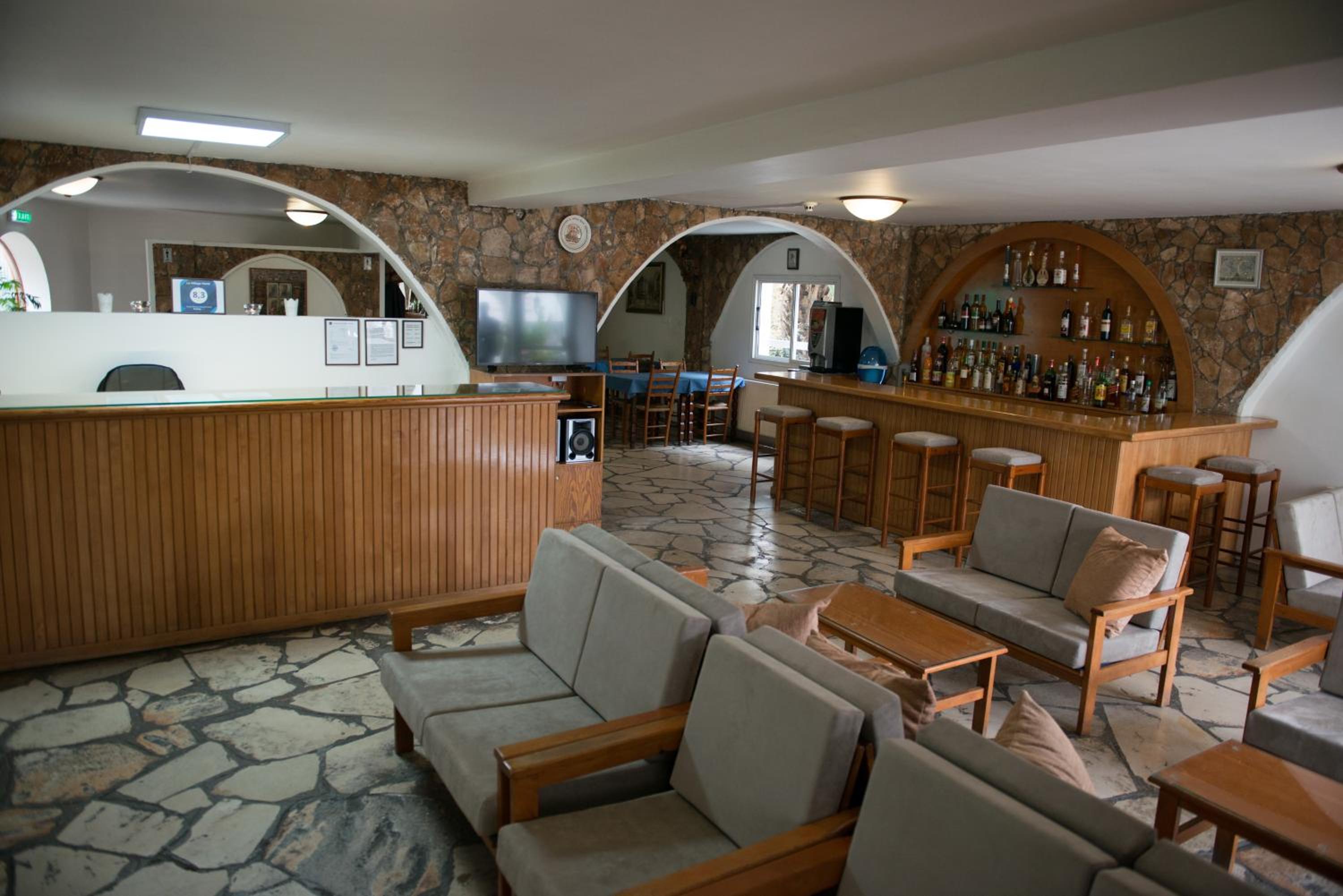 Le Village Hotel 30/50