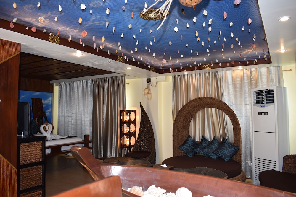 Golden Phoenix Hotel Boracay 10/50
