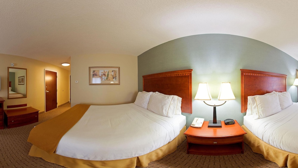 Holiday Inn Express Suites Covington 15/40