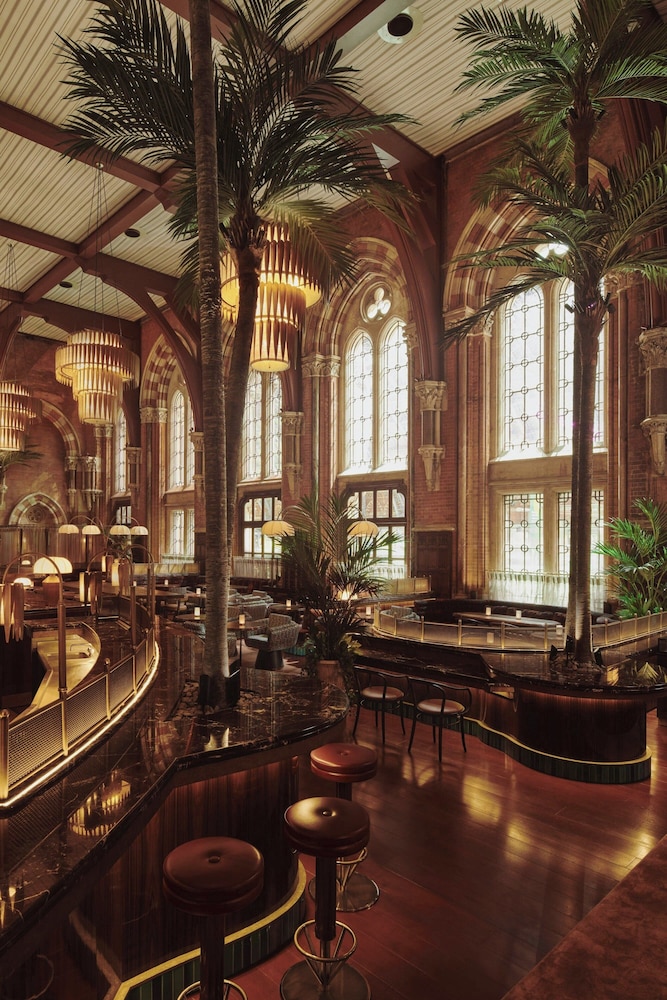 St. Pancras London, Autograph Collection 61/99