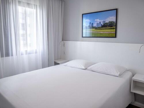 Room, Quadruple, Street View