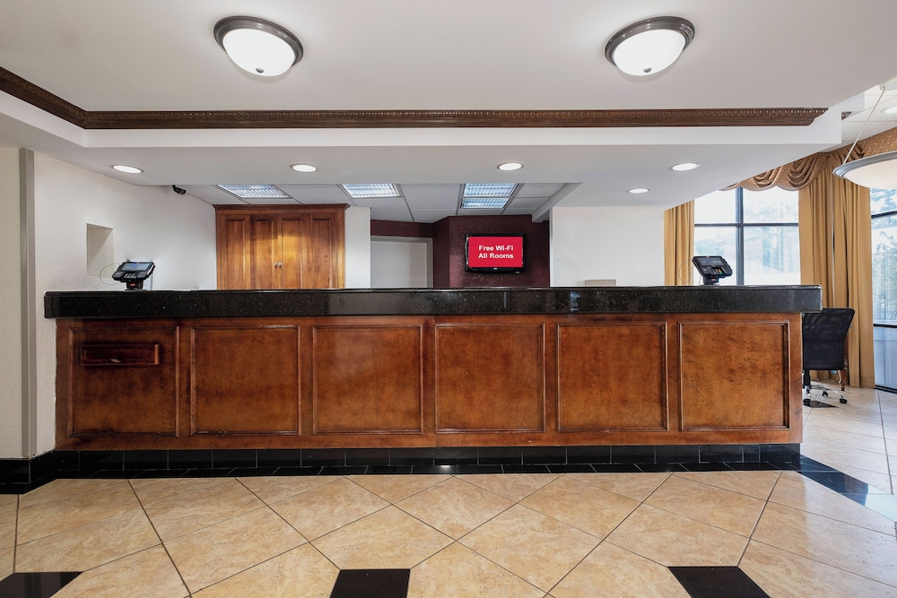 Red Roof Inn and Suites Macon 6/71