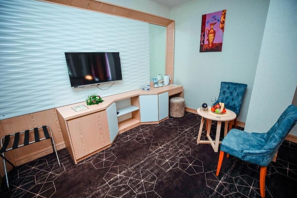 Regal Inn Hotel 40/50