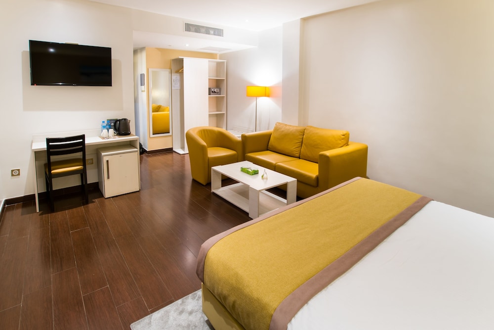 Best Night Hotel 23/58