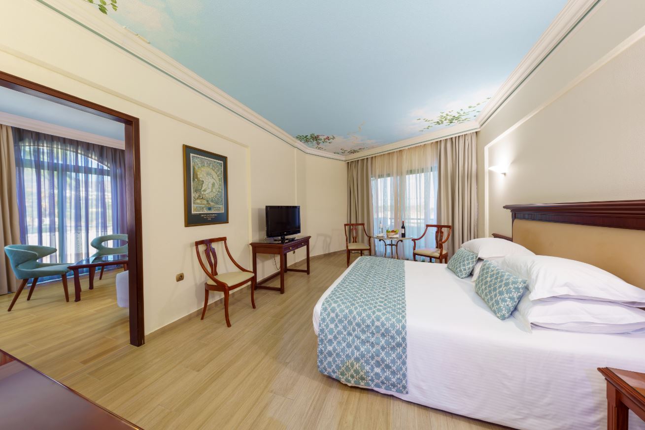 Family Suite Side Sea View