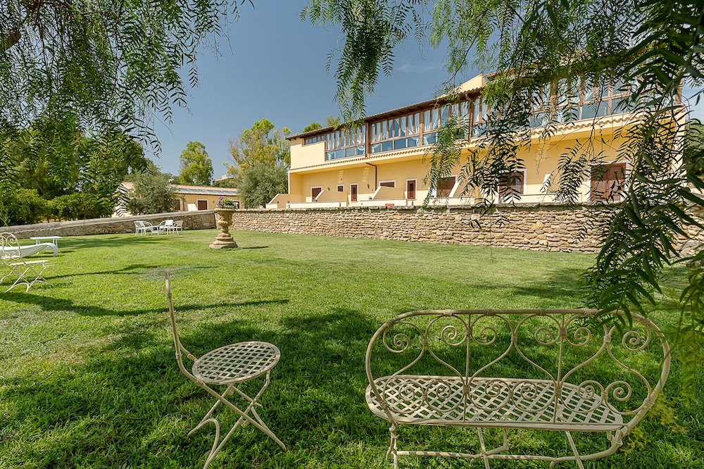 Villa Calandrino Hotel 63/65