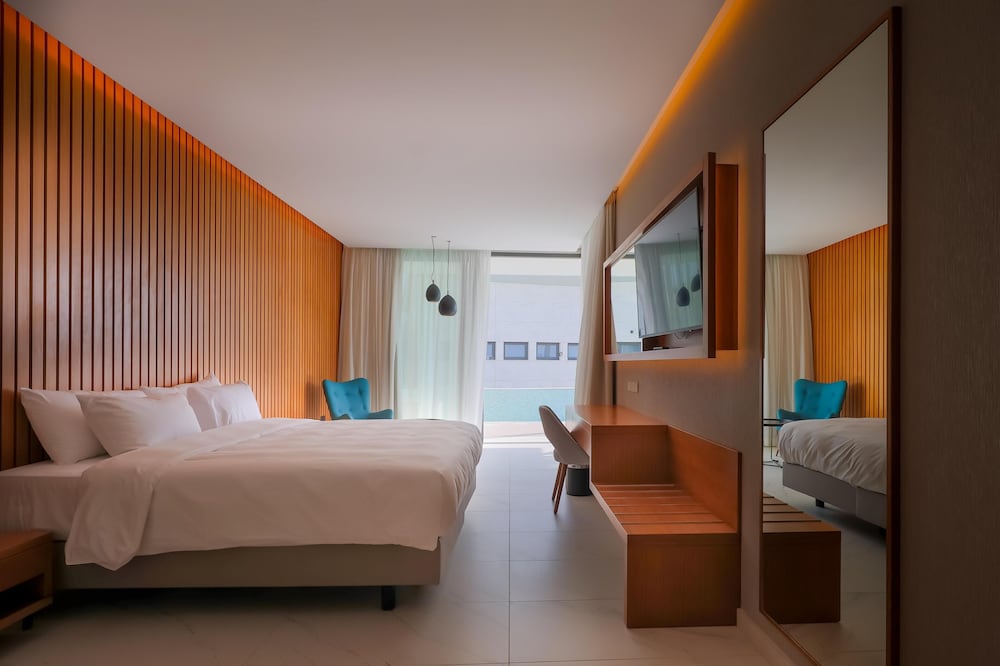 Radisson Beach Resort Larnaca 24/60