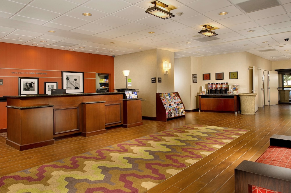 Hampton Inn and Suites San Antonio Airport 9/44