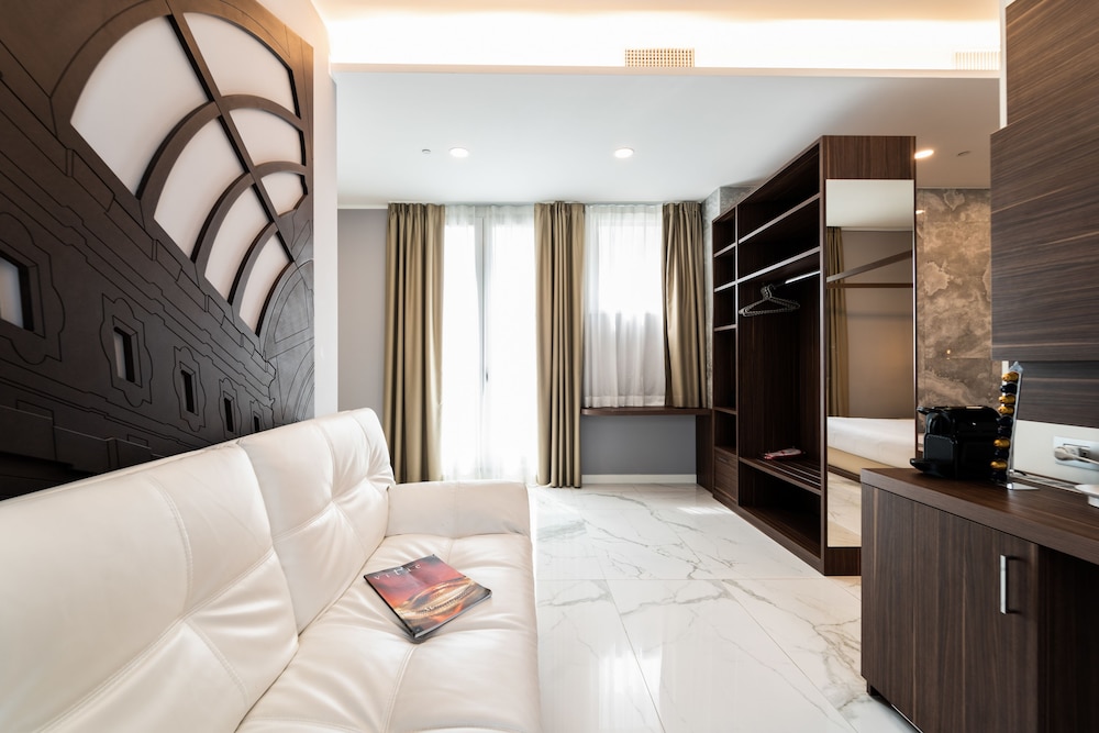 Hotel Milano Castello 39/70